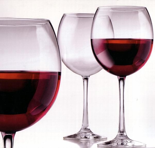 Vieglais alkohols stiprina sieviešu kaulus