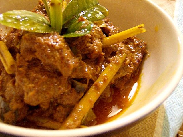11. Rendang, Indonēzija