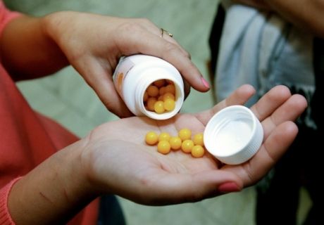 Vitamīnu piedevu lietošana var palielināt nierakmeņu risku